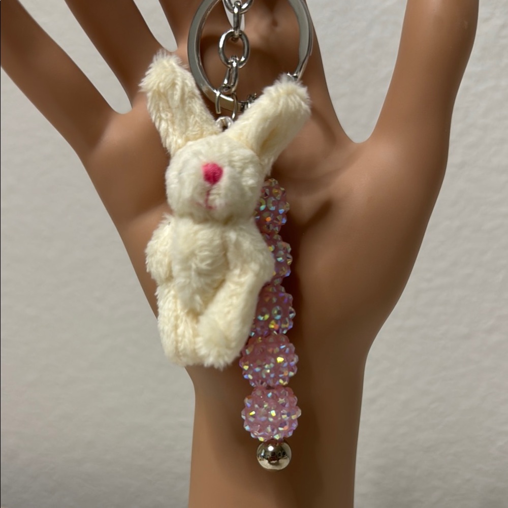🐰 Adorable Plush Bunny Keychain with Pink Beaded Accents 🐰 - Picture 5 of 10